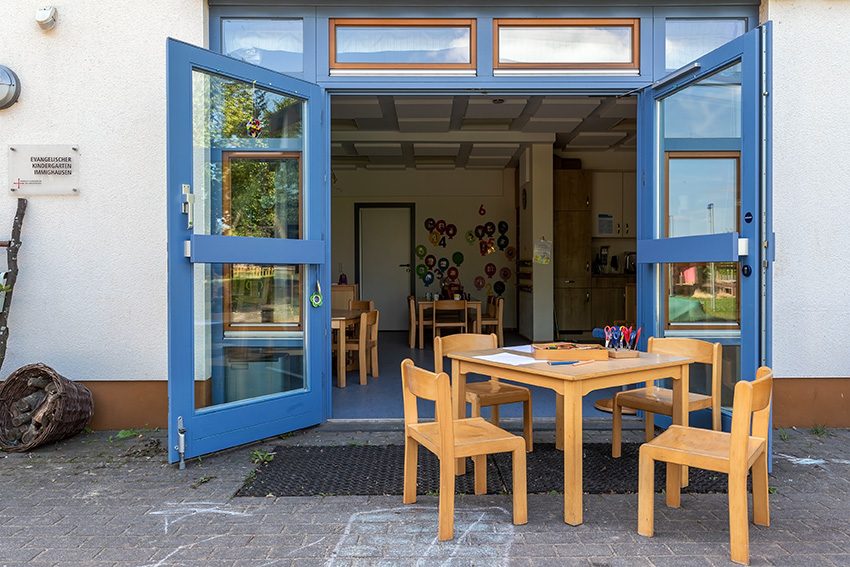 Platz vor der Gruppe